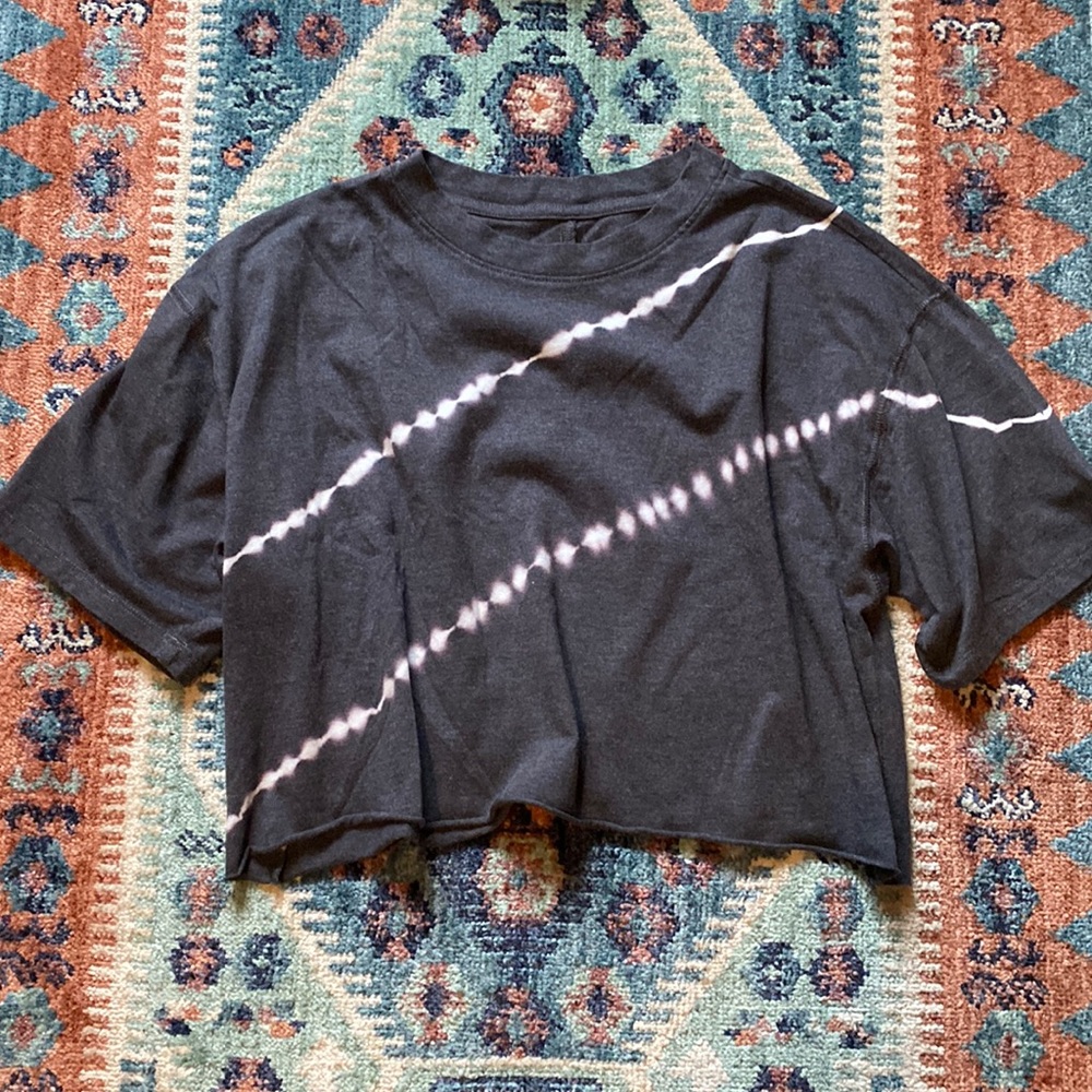 WOMEN’S CROPPED TSHIRT
